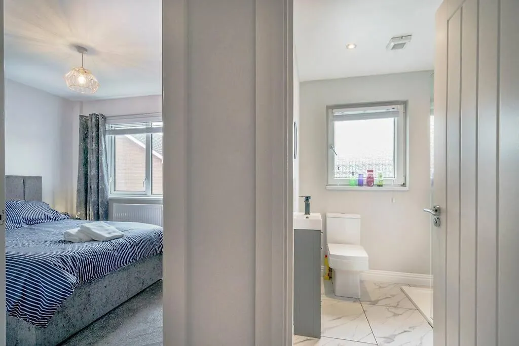 Central And Stylish 2 Bedroom Ravenhill Road Flat 贝尔法斯特 公寓